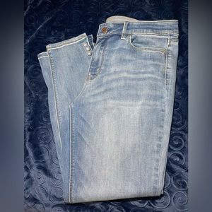 White House Black Market - The Skinny Crop Mid-Rise size 10 light blue